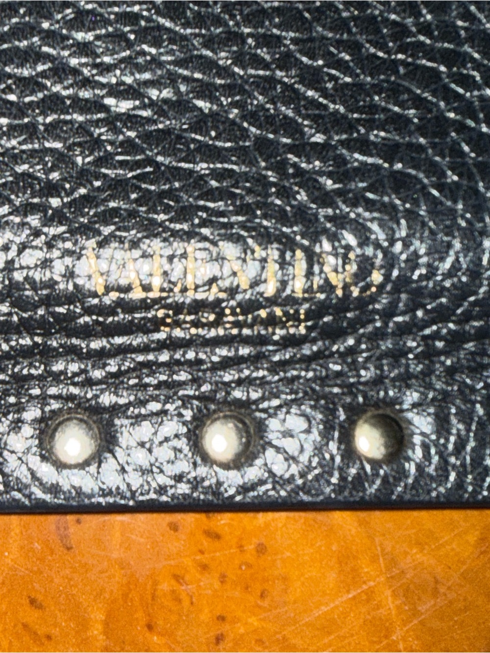 Valentino Garavani Rockstud Large Leather Zip Pouch Black - Picture 10 of 10